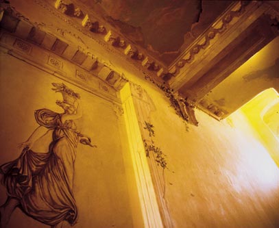 Photo of lobby (link)